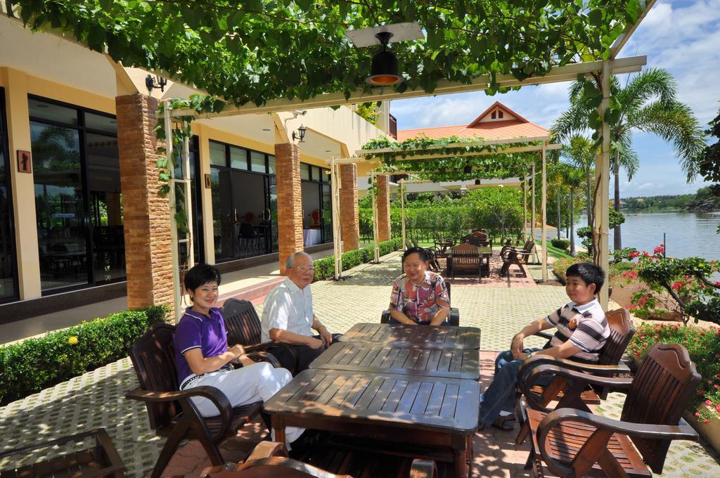 Maeklong Marina Resort Ratchaburi Exteriör bild